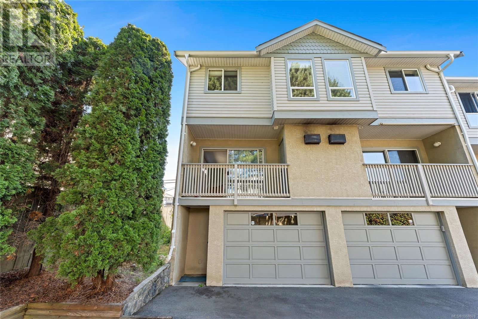 3014 Scott St, Victoria, BC V8R 4J8