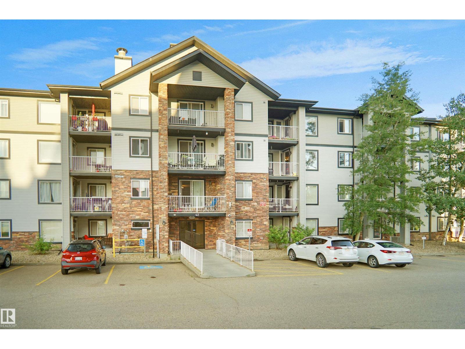 42 Summerwood Blvd #215, Sherwood Park, AB T8H 0C3