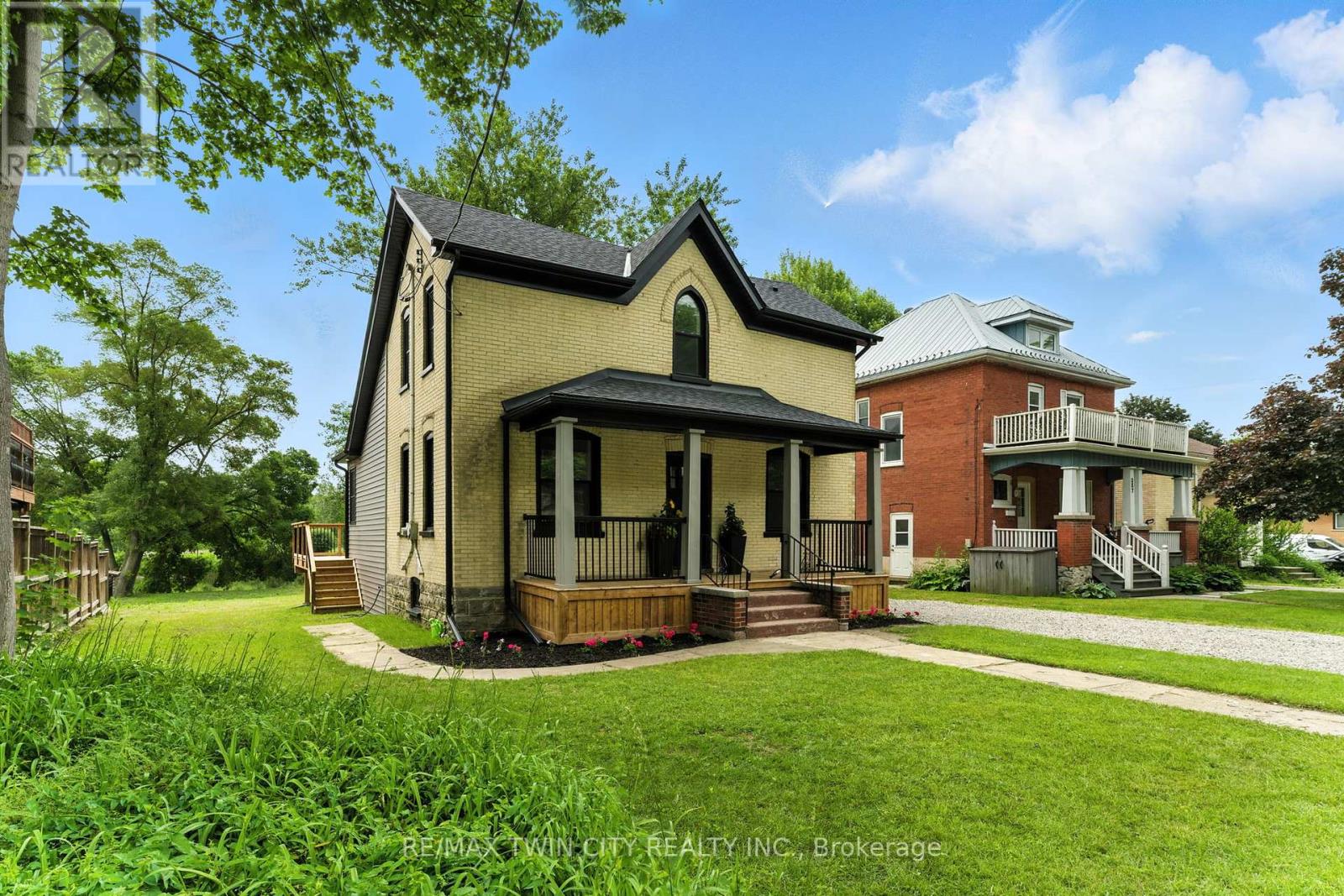 351 Fountain St S, Cambridge, ON N3H 1J2