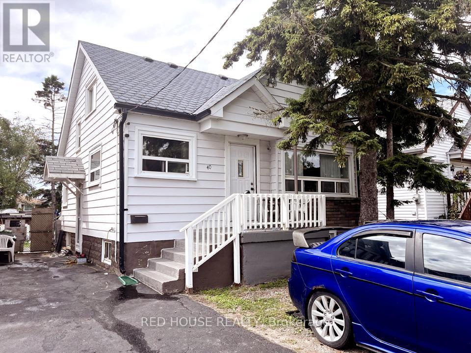 40 N Woodrow Blvd, Toronto, ON M1K 1W3