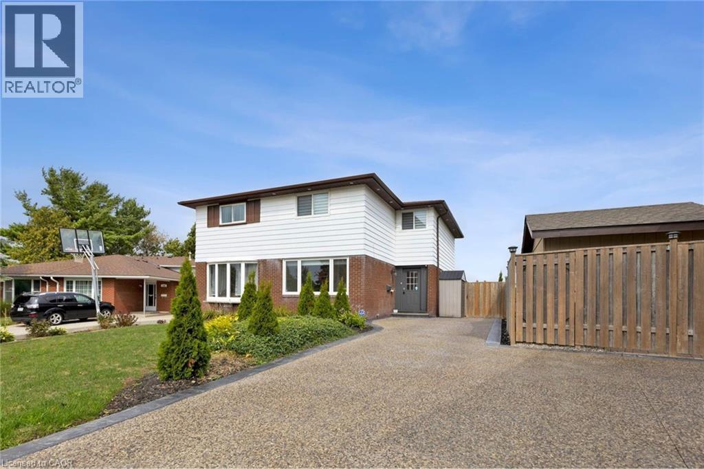 122 Mooregate Cres, Kitchener, ON N2M 2G1