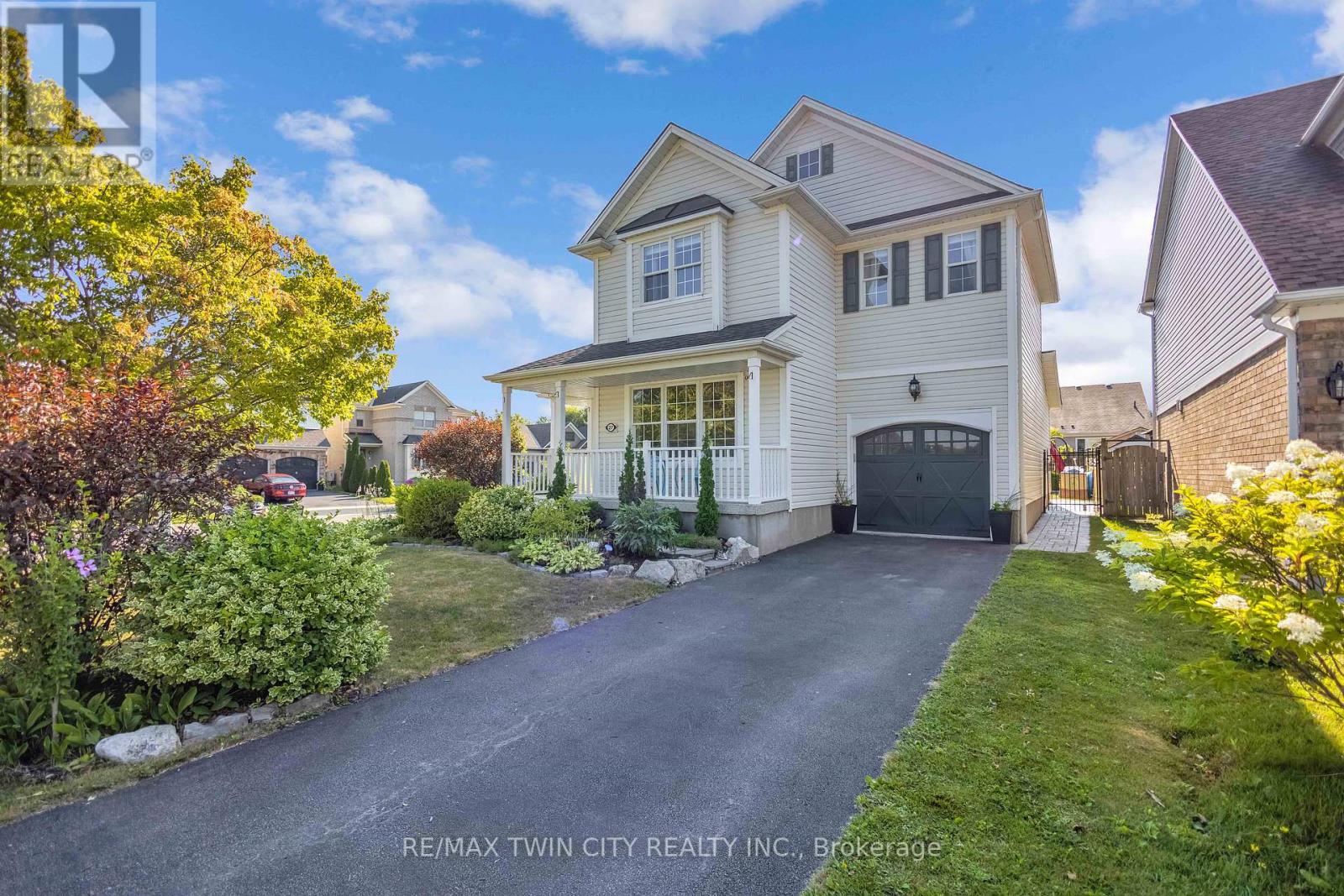 27 Shantz Ave, Brantford, ON N3T 0A6