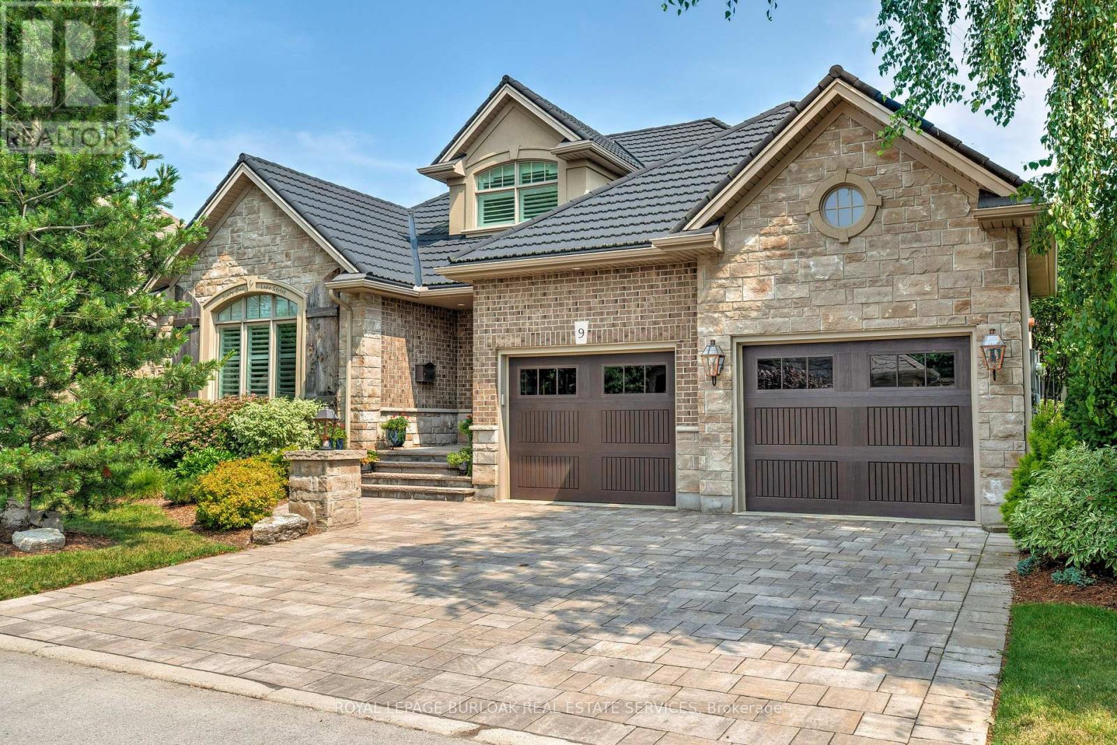 9 61 Lake St, Grimsby, ON L3M 2G6