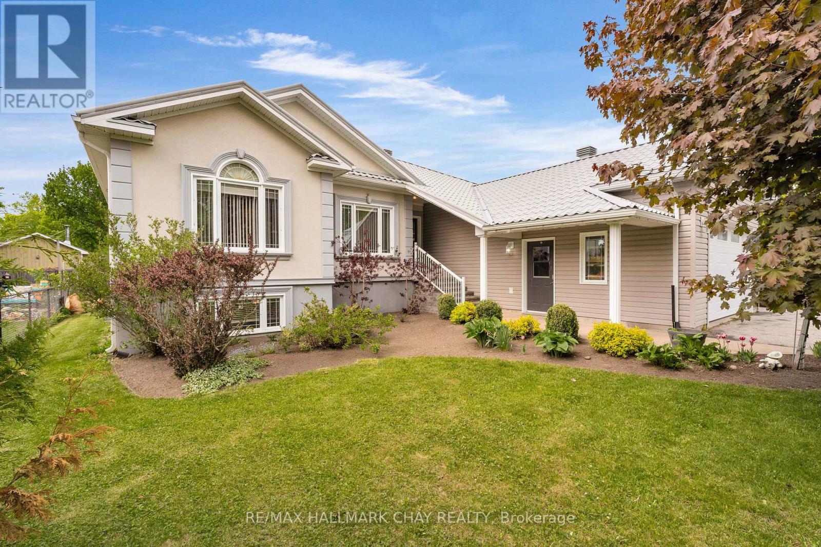24 Mckenzie St, Tiny, ON L0L 2T0