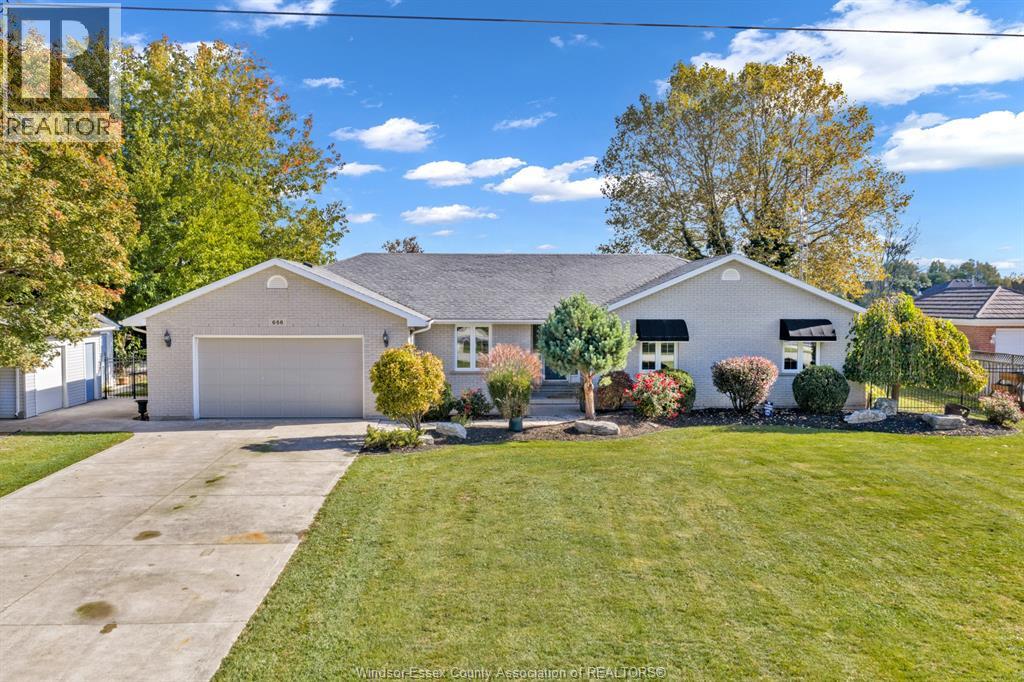 656 Markham, Lakeshore, ON N0P 2L0