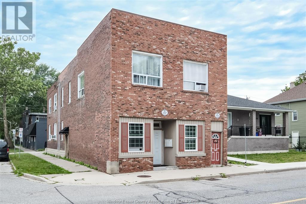 1195-97 Drouillard Rd, Windsor, ON N8Y 2R2