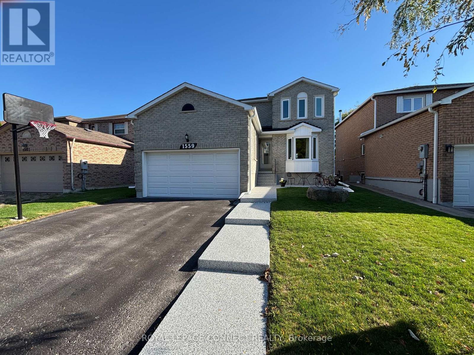 1559 Dellbrook Ave, Pickering, ON L1X 2L7