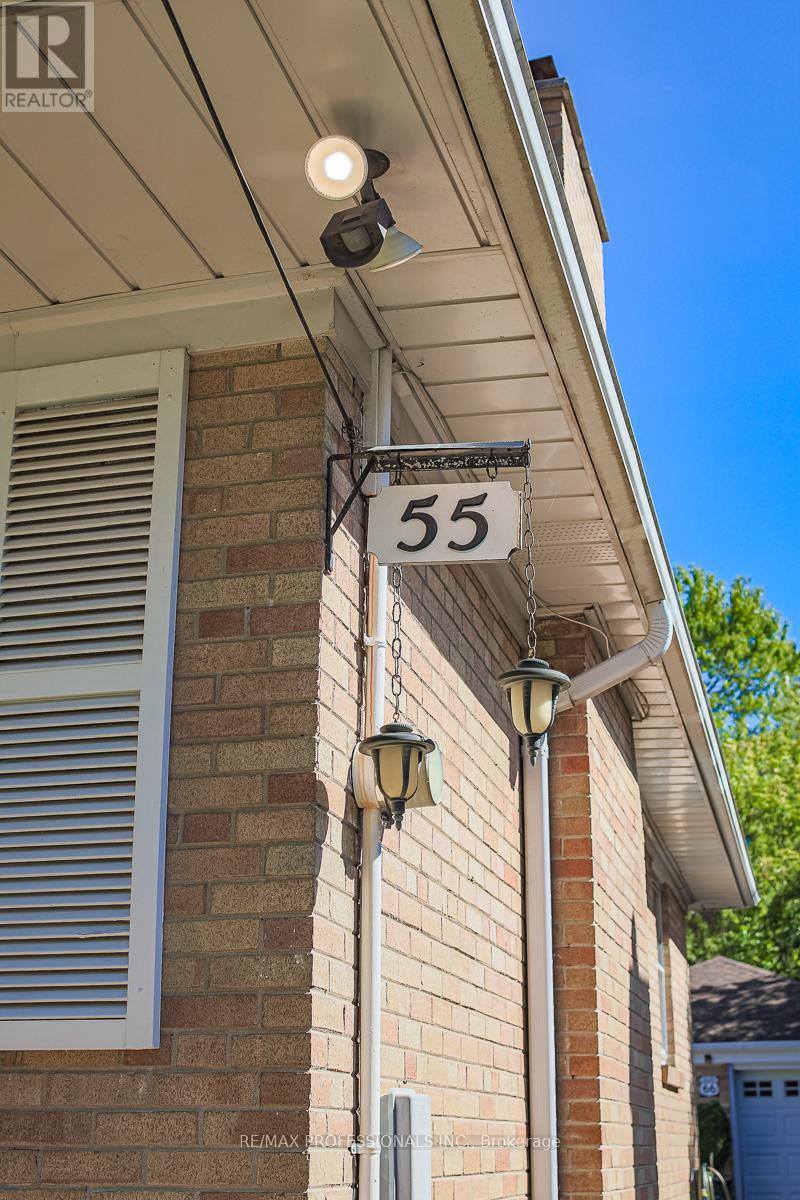 55 Old Burnhamthorpe Rd, Toronto, ON M9C 3J5