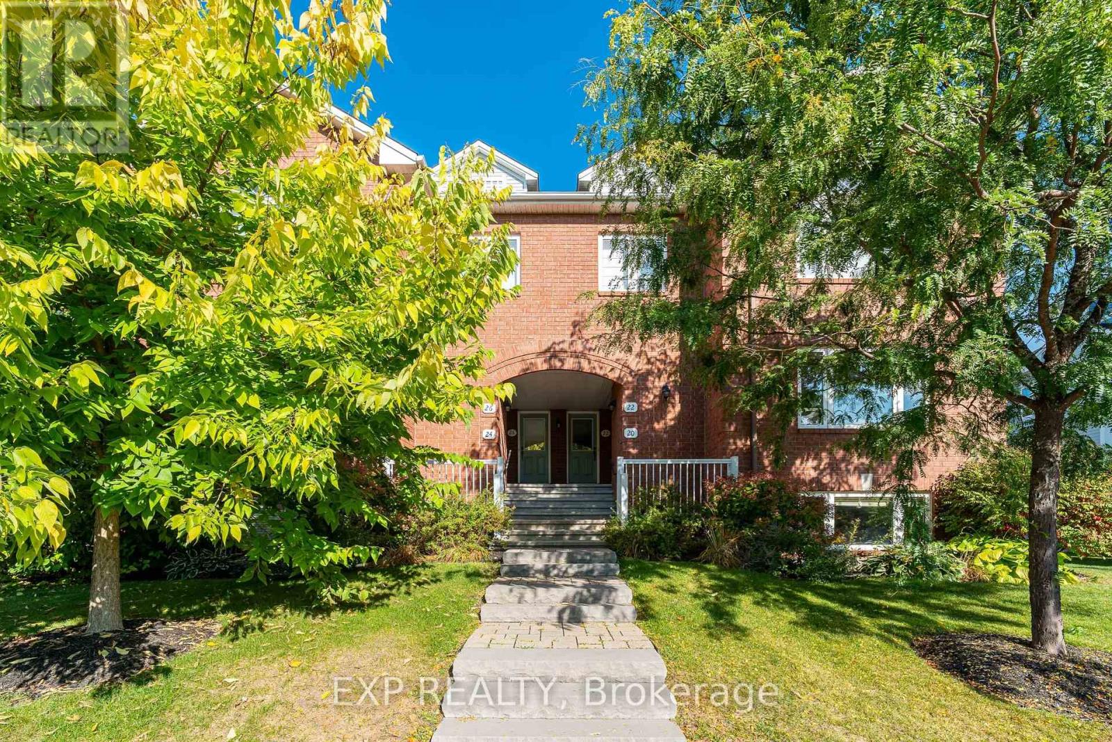 5 20 Edenvale Dr, Ottawa, ON K2K 3L4
