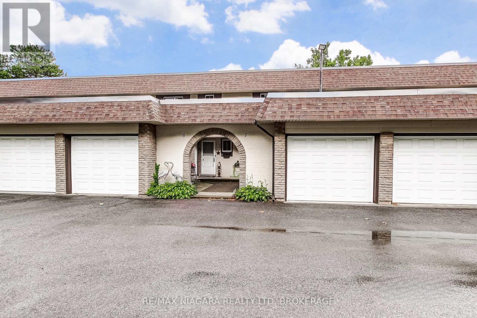 7 4230 Meadowvale Dr, Niagara Falls, ON L2E 5W7