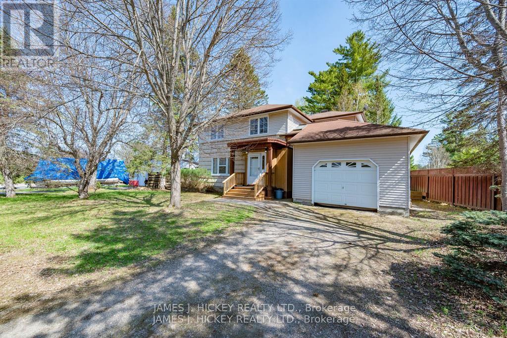 22 Cabot Pl, Deep River, ON K0J 1P0