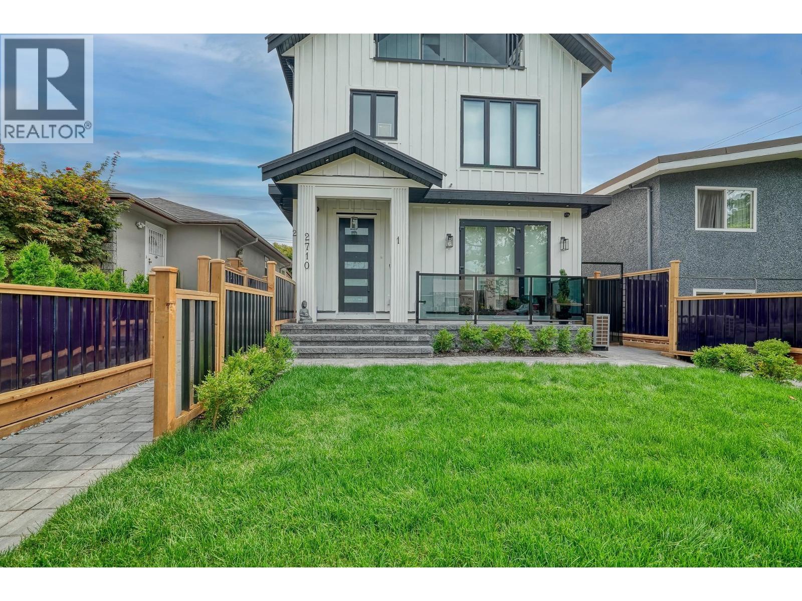 2710 William Street Unit 2, Vancouver, BC V5K 2Y8