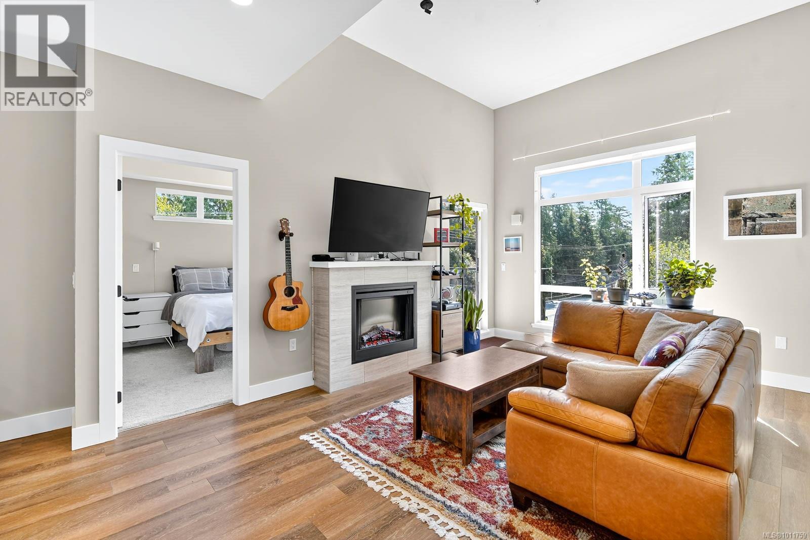 700 Yew Wood Rd Unit 302 Rd, Tofino, BC V0R 2Z0