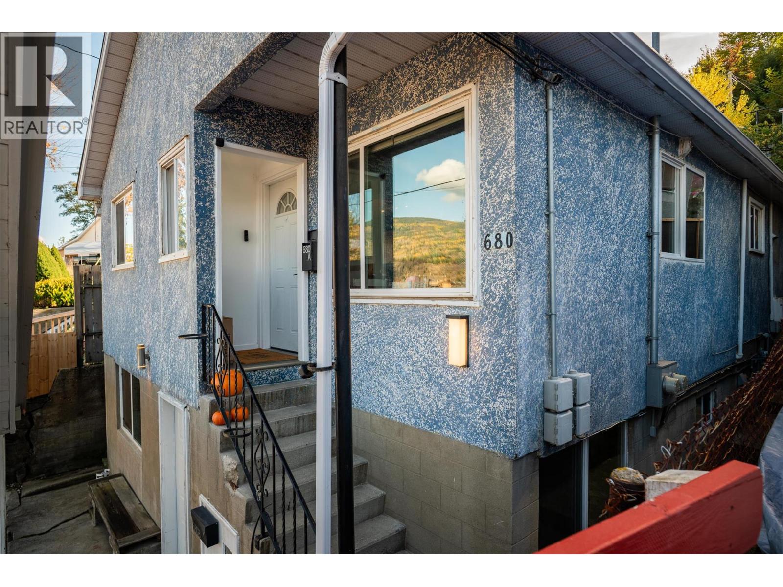 680 Hendry St, Trail, BC V1R 3J3