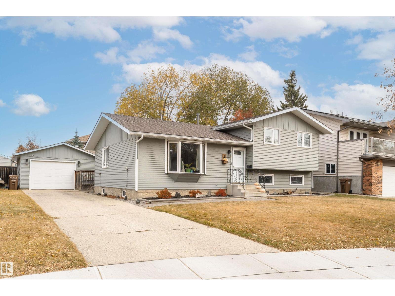 4 Adrian Pl, St. Albert, AB T8N 2Z3