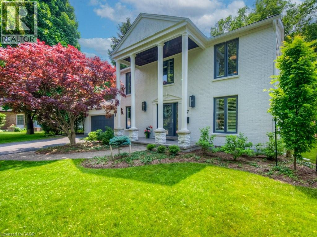 17 Post Horn Pl, Waterloo, ON N2L 5E8
