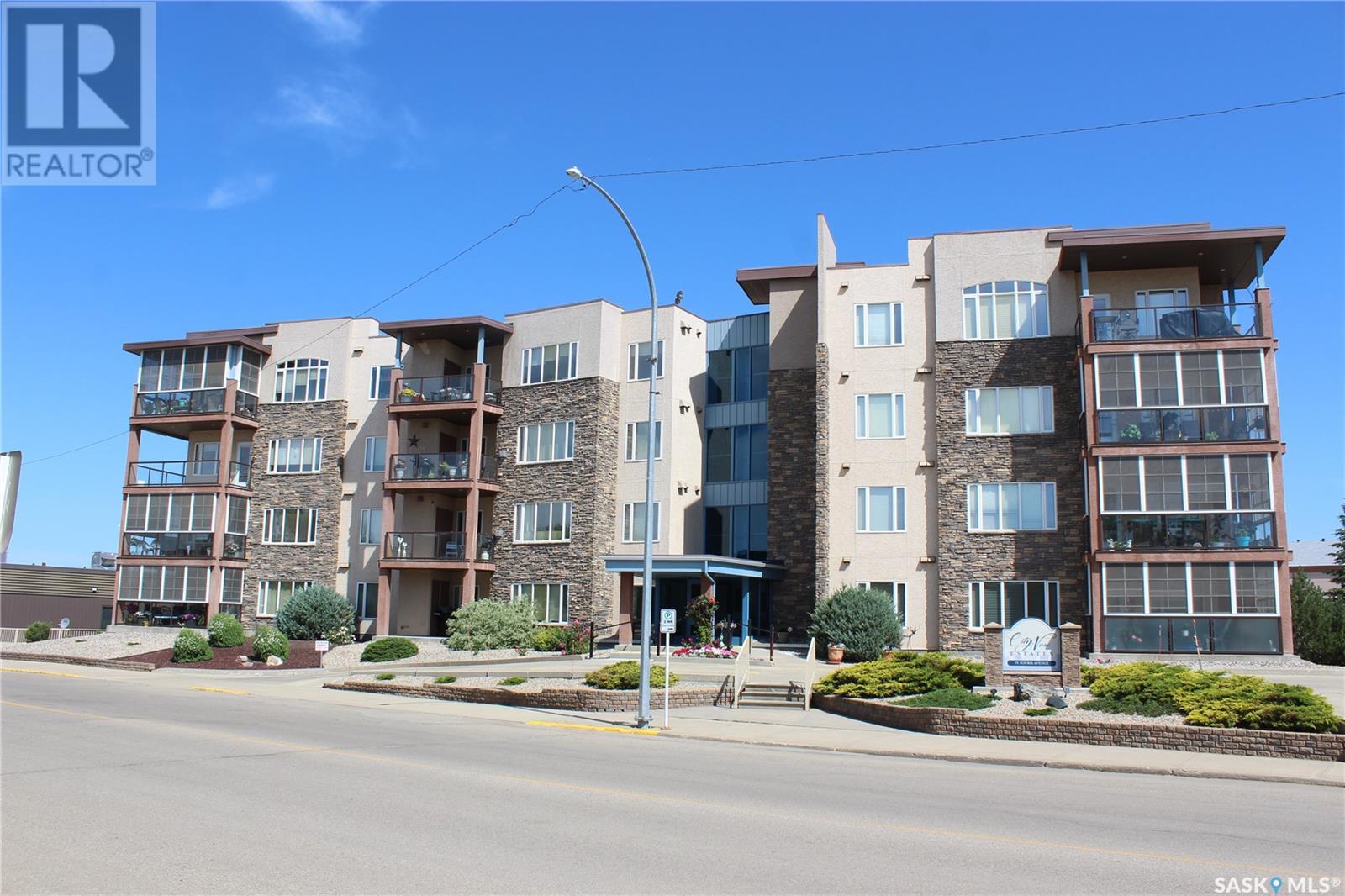 75 Souris Avenue Unit 104, Weyburn, SK S4H 0C1