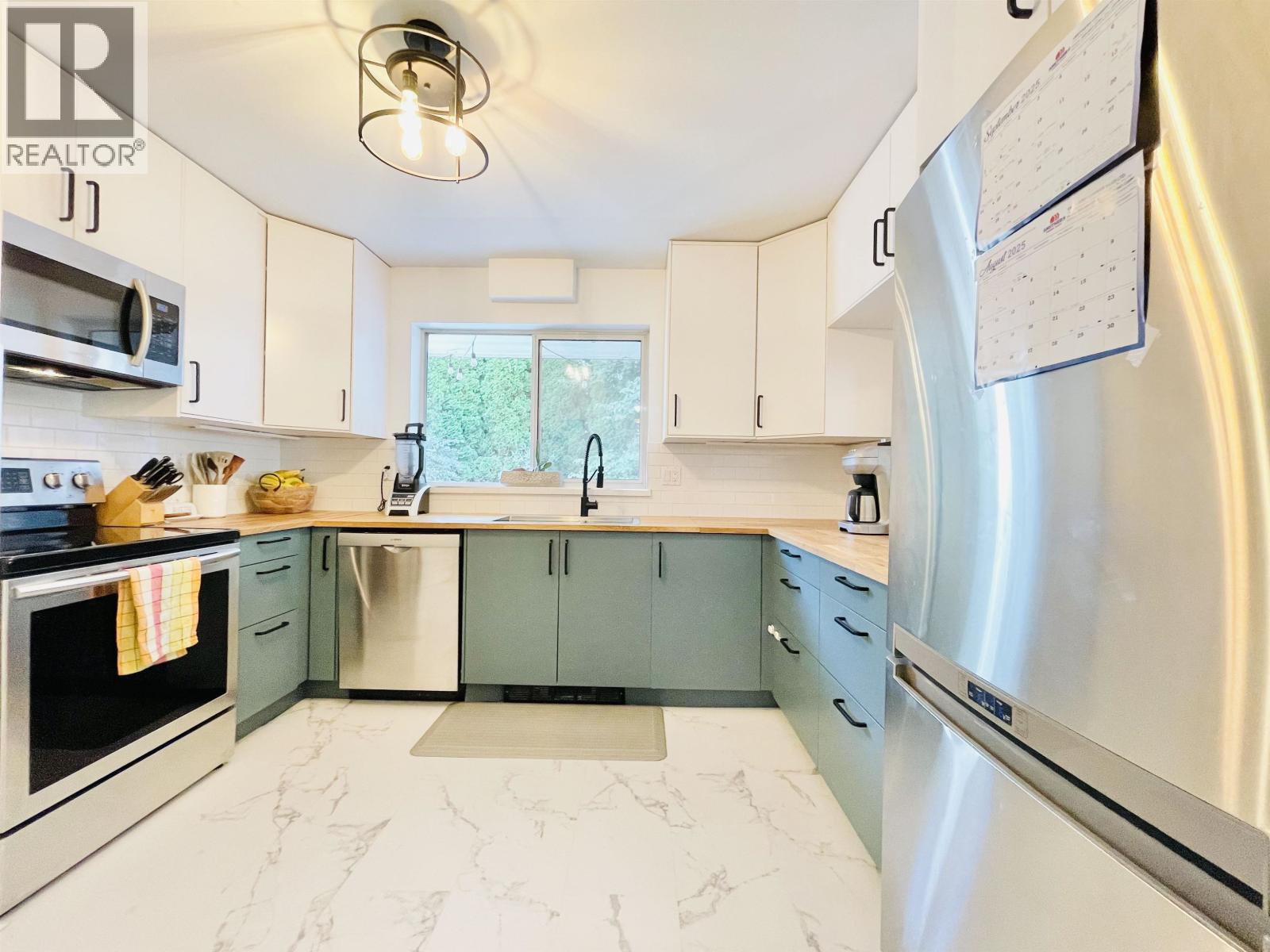 3238 Quebec Street Unit 2, Vancouver, BC V5V 3J7
