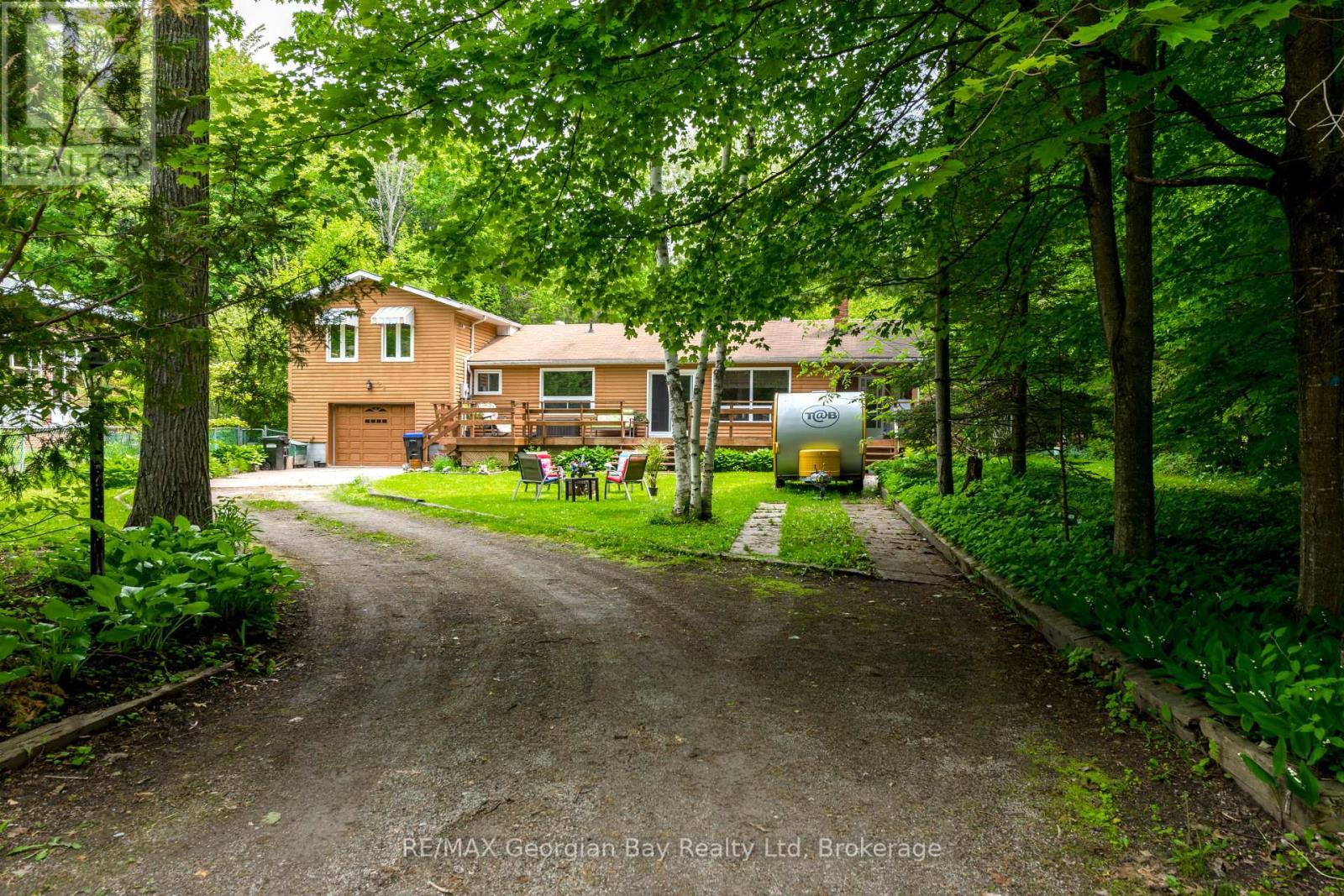 23 Duquette Ct, Tiny, ON L9M 0H3