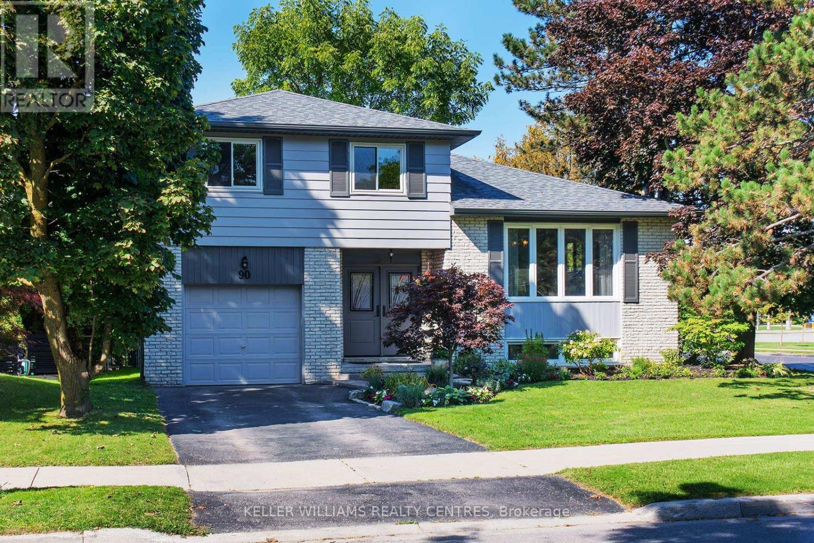 90 Thicketwood Blvd, Whitchurch-Stouffville, ON L4A 4K6