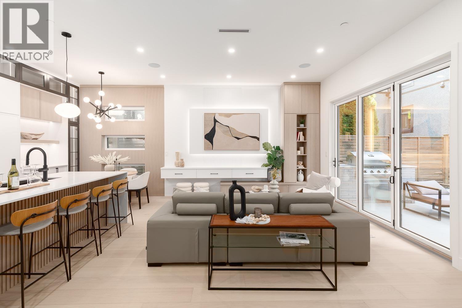 477 W 20th Ave, Vancouver, BC V5Y 2C7
