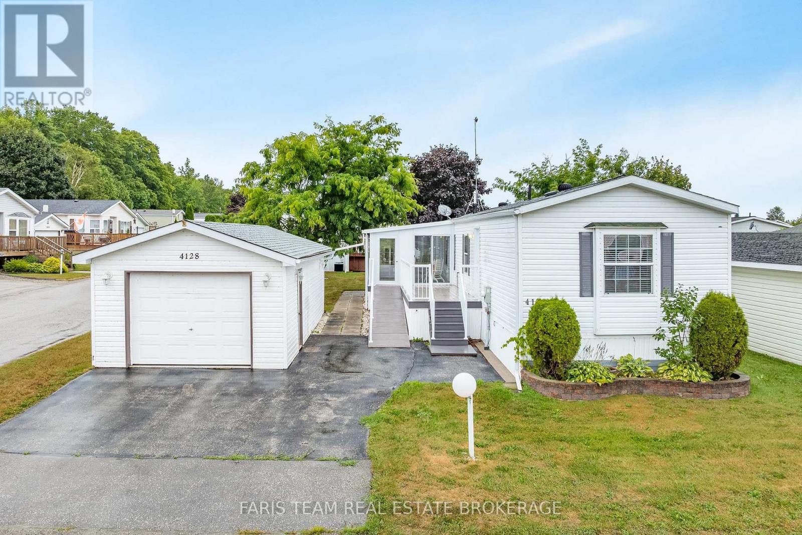 4128 Haines St, Severn, ON L3V 6H4