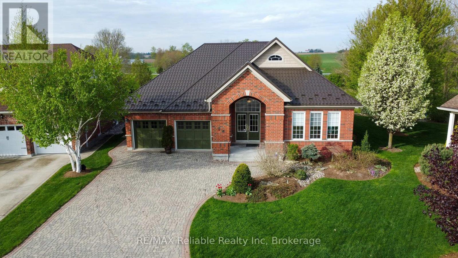 16 Stornoway Cres, Huron East, ON N0K 1W0