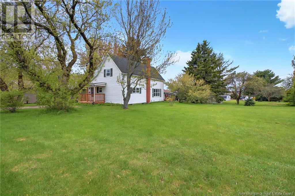 745 Amirault St, Dieppe, NB E1A 1E9