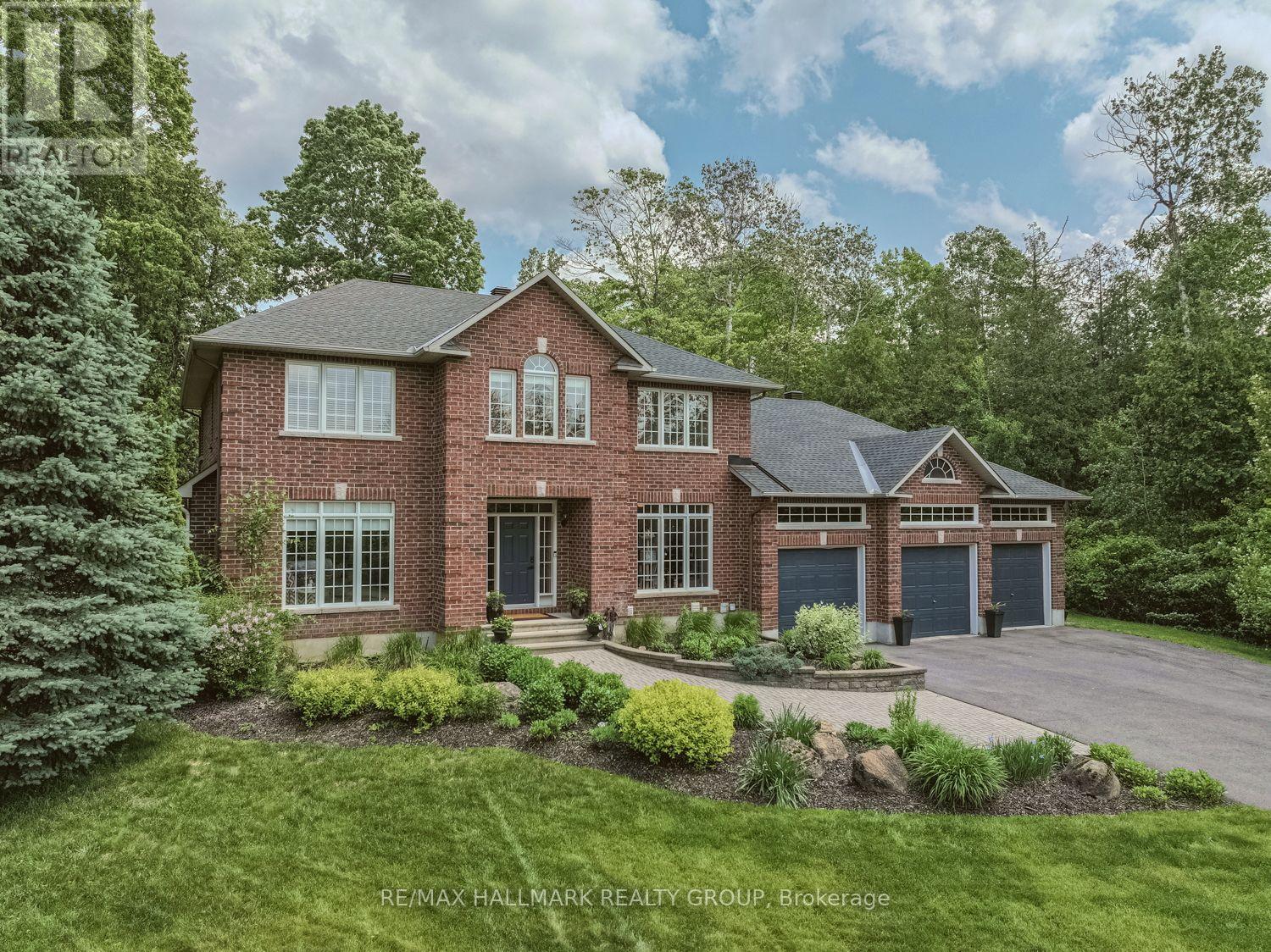 1431 Duchess Cres, Ottawa, ON K4M 1K2