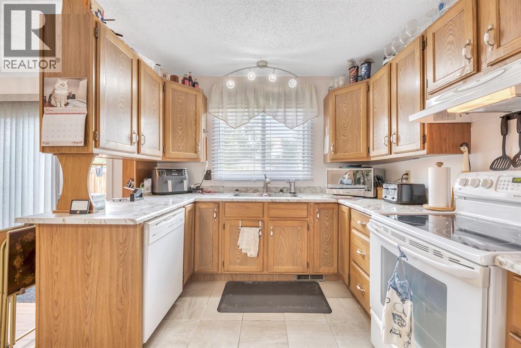 5 Falsby Pl NE, Calgary, AB T3J 1B9