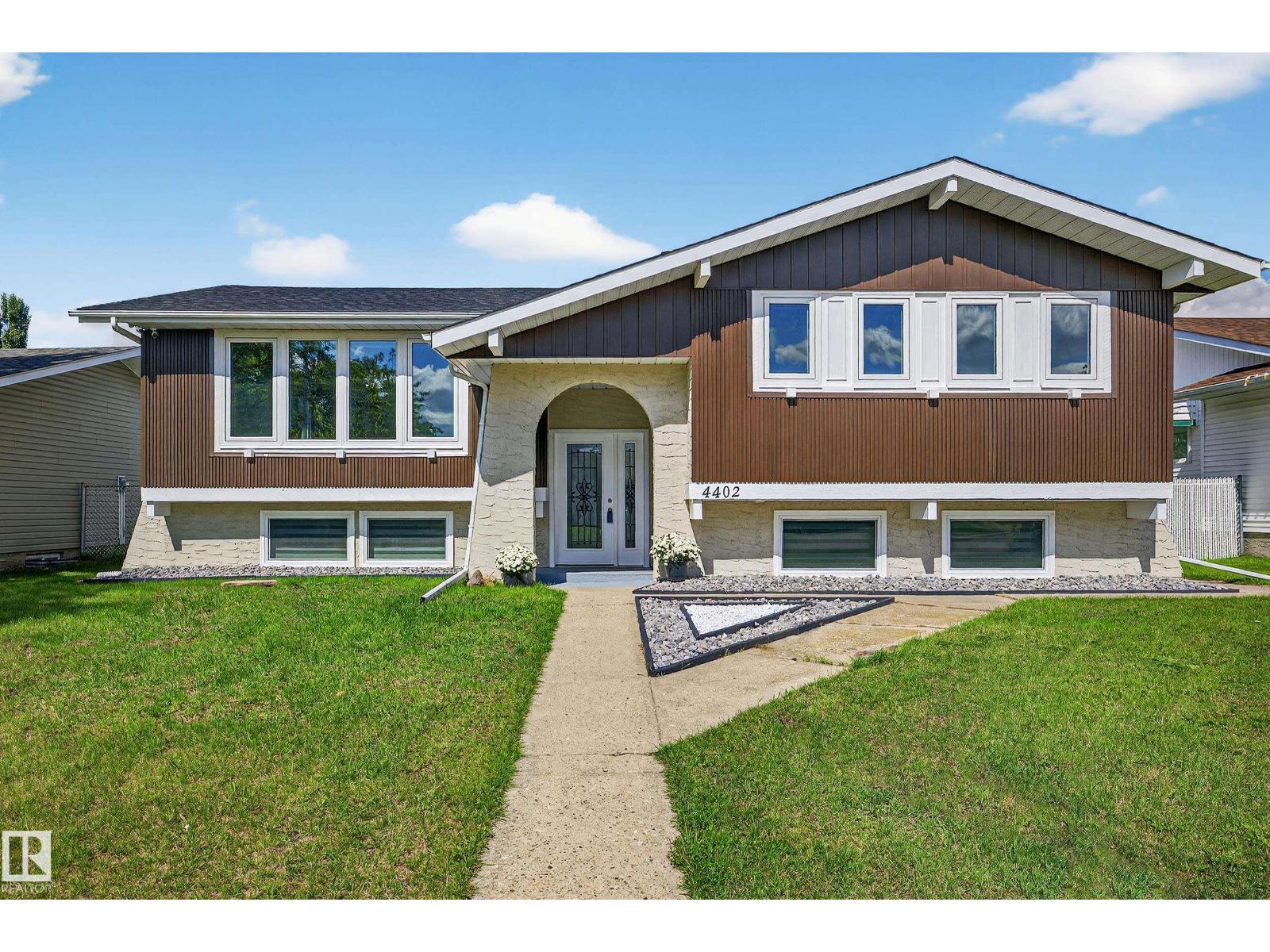 42 Av Unit 4402 #b, Leduc, AB T9E 4R9