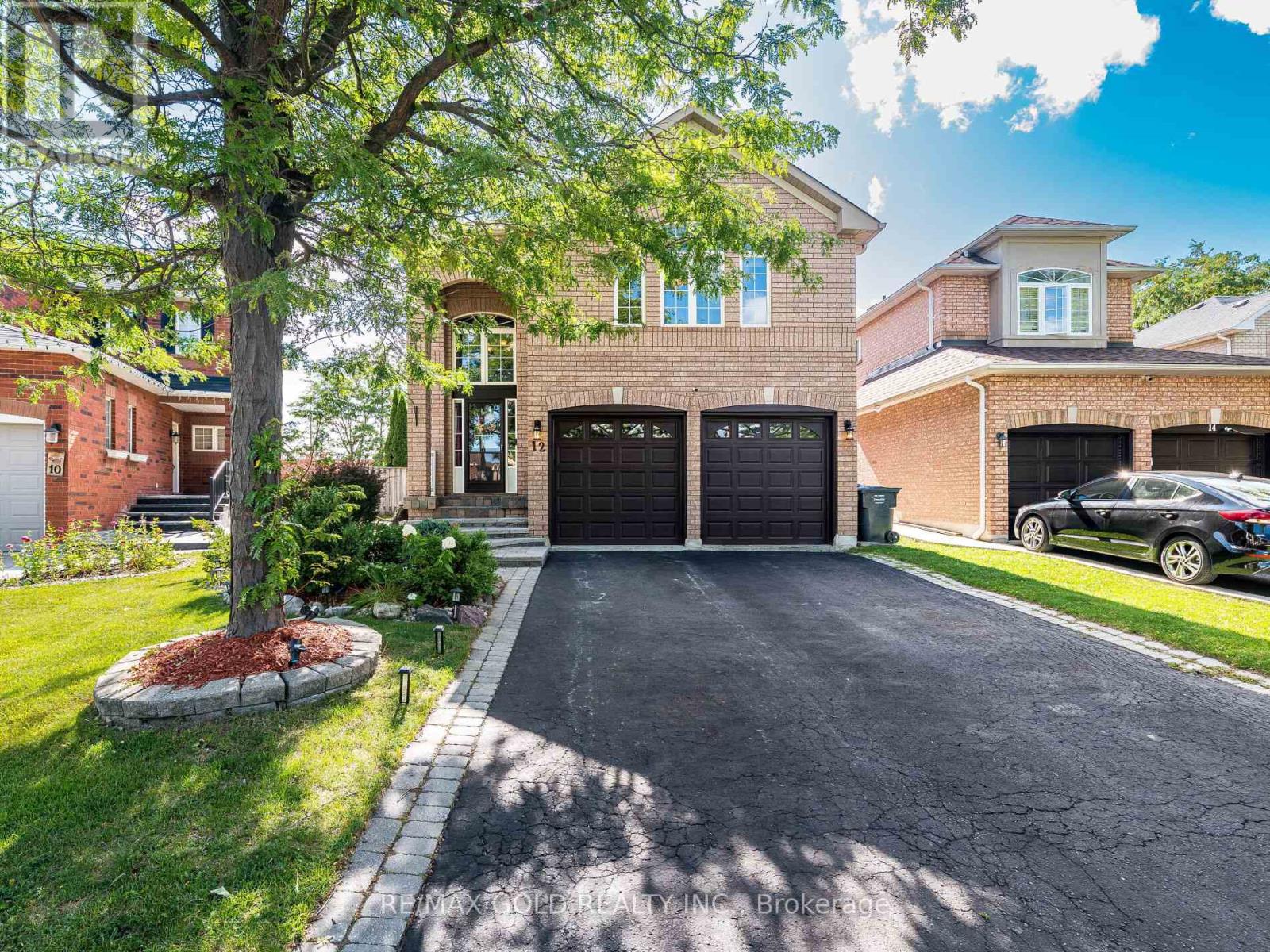 12 Twin Willow Cres, Brampton, ON L7A 1J9