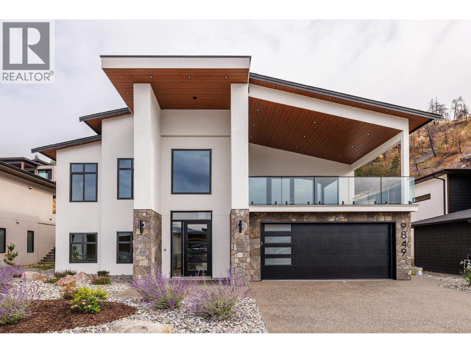 9849 Beacon Hill Dr, Lake Country, BC V4V 0A9