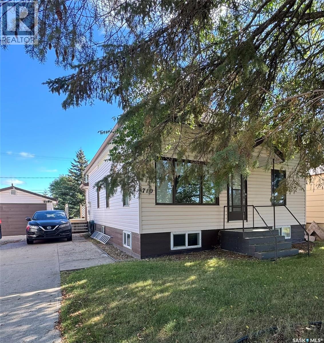 710 Prince St, Hudson Bay, SK S0E 0Y0