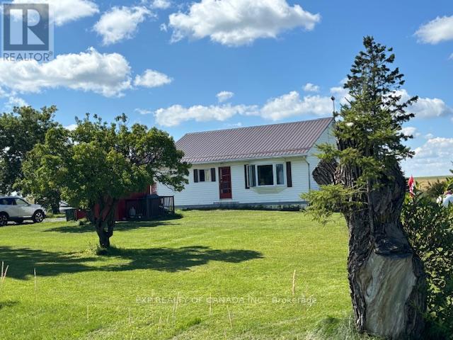 1359 Genier Rd, Cochrane, ON P0L 1C0