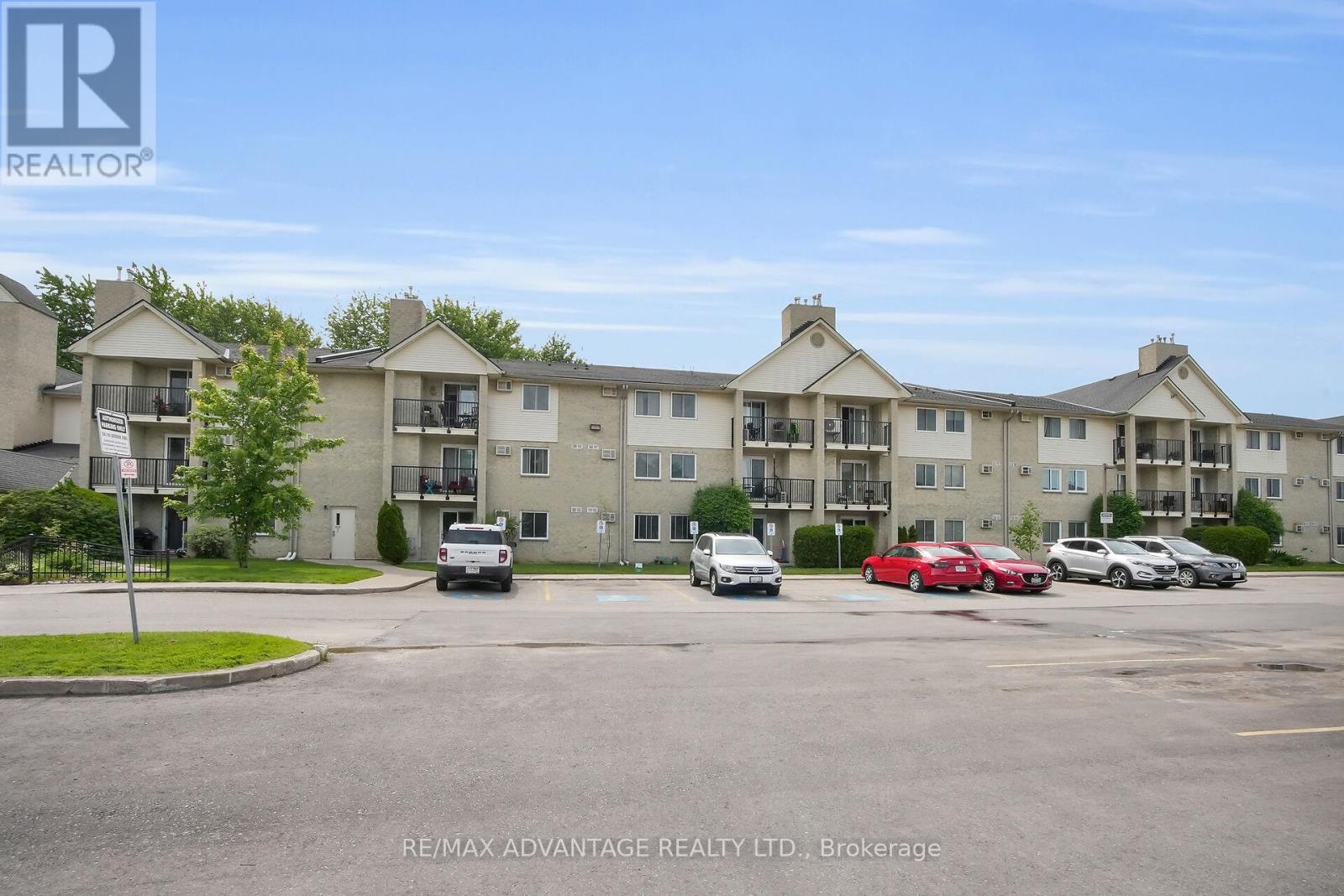 215 725 Deveron Cres, London, ON N5Z 4X3