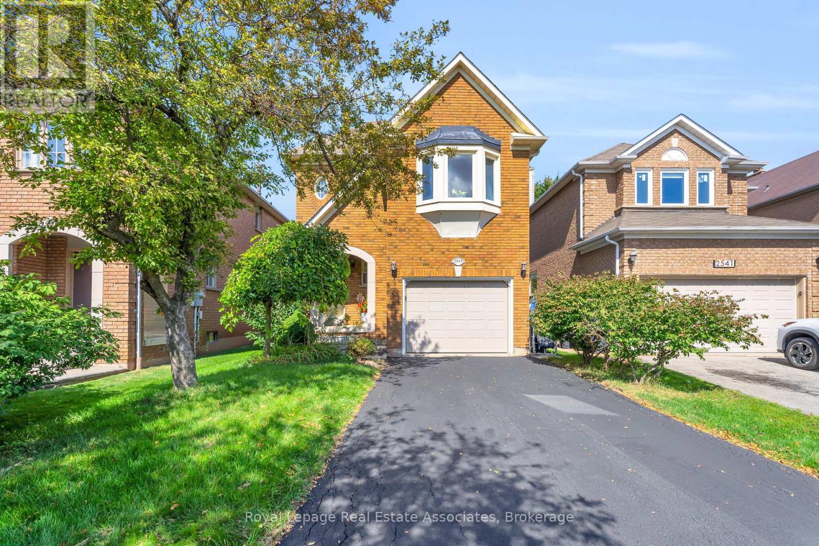 2543 Scarth Ct, Mississauga, ON L5M 5L2