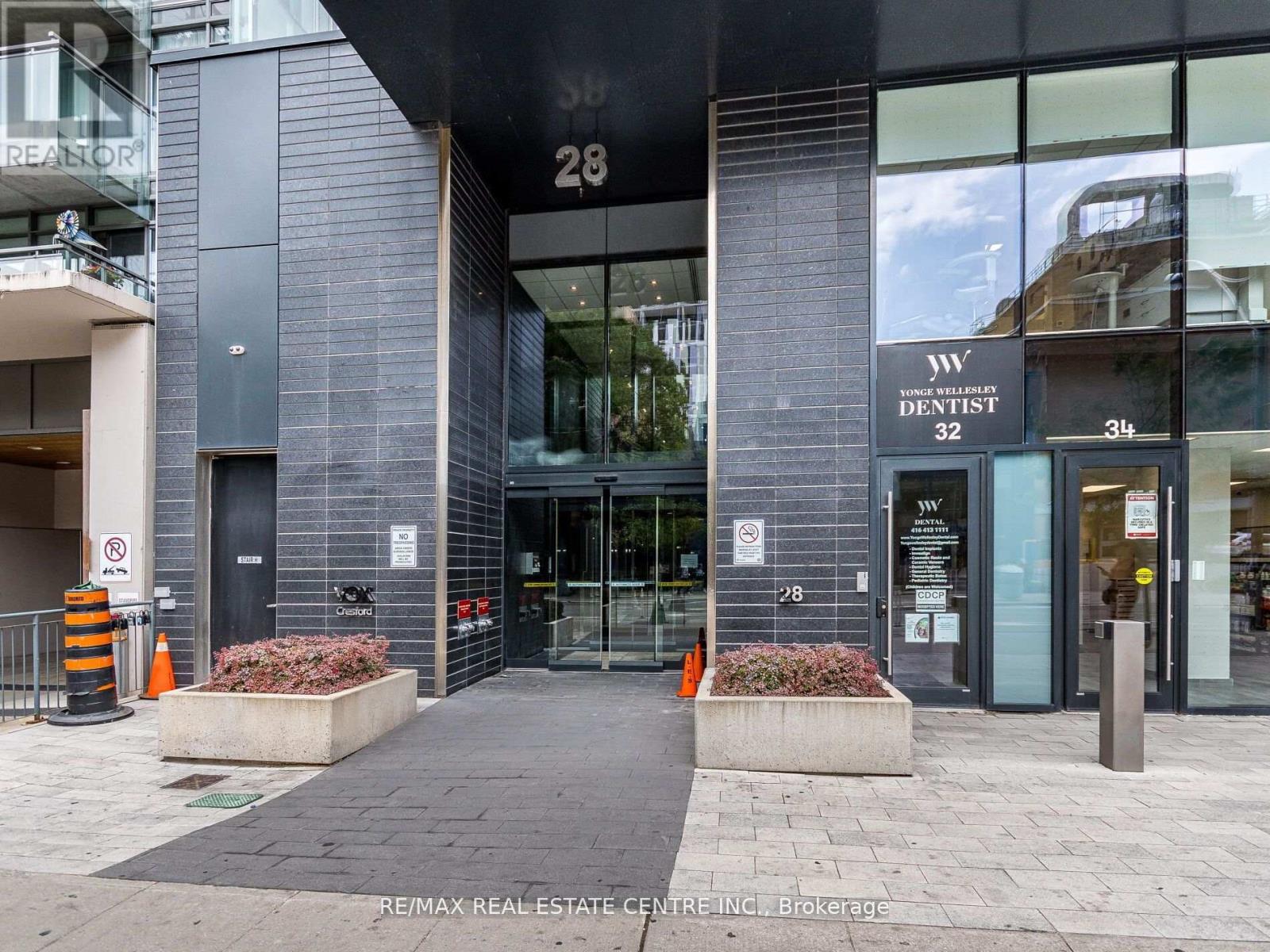 3302 28 Wellesley St, Toronto, ON M4Y 0C4