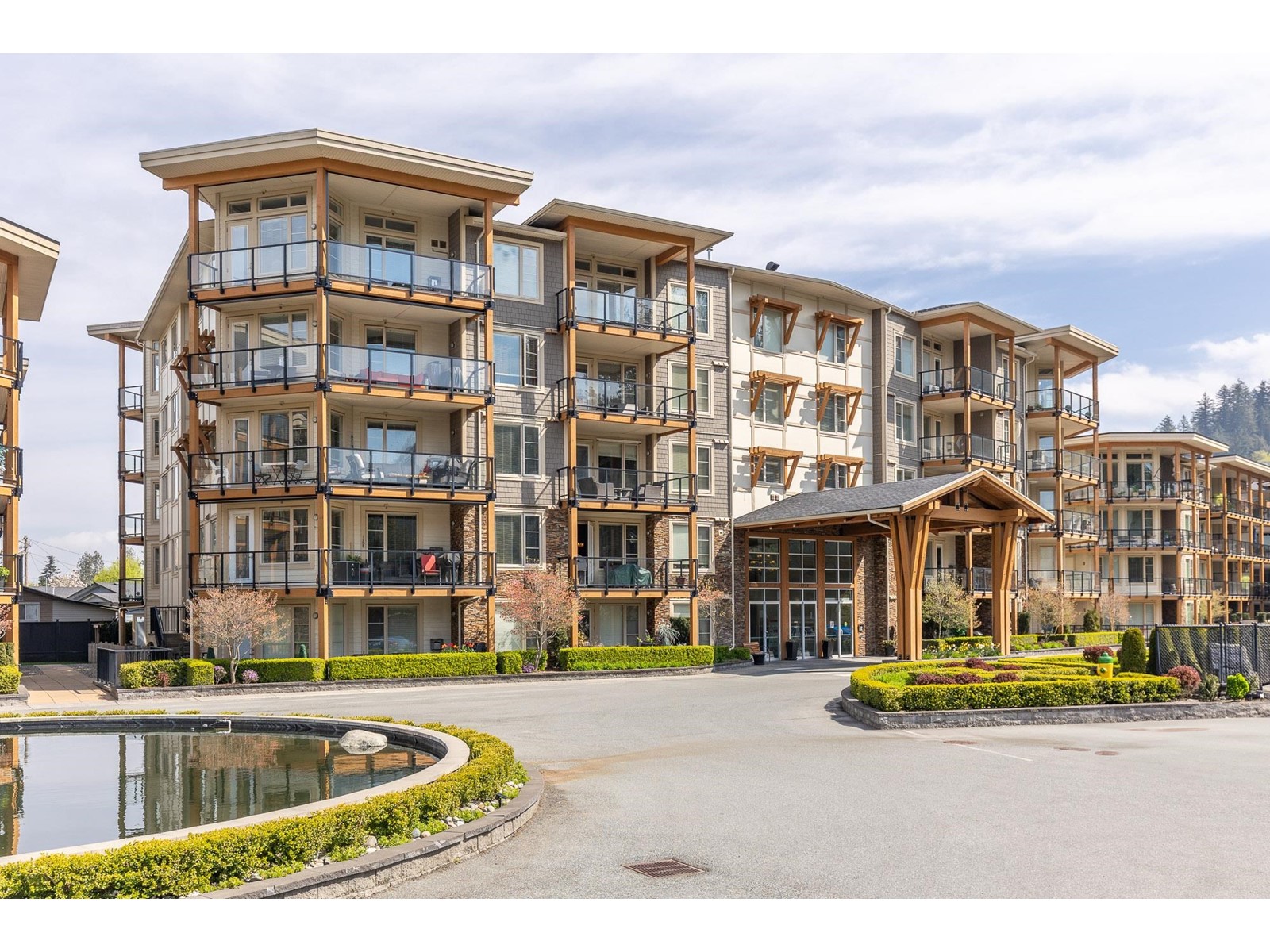 45750 Keith Wilson Roadvedder Crossing Unit 401, Chilliwack, BC V2R 0X3