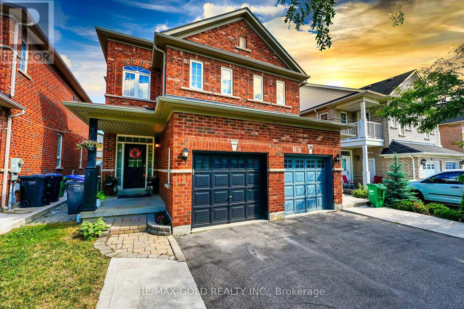 22 Nathaniel Cres, Brampton, ON L6Y 5M5