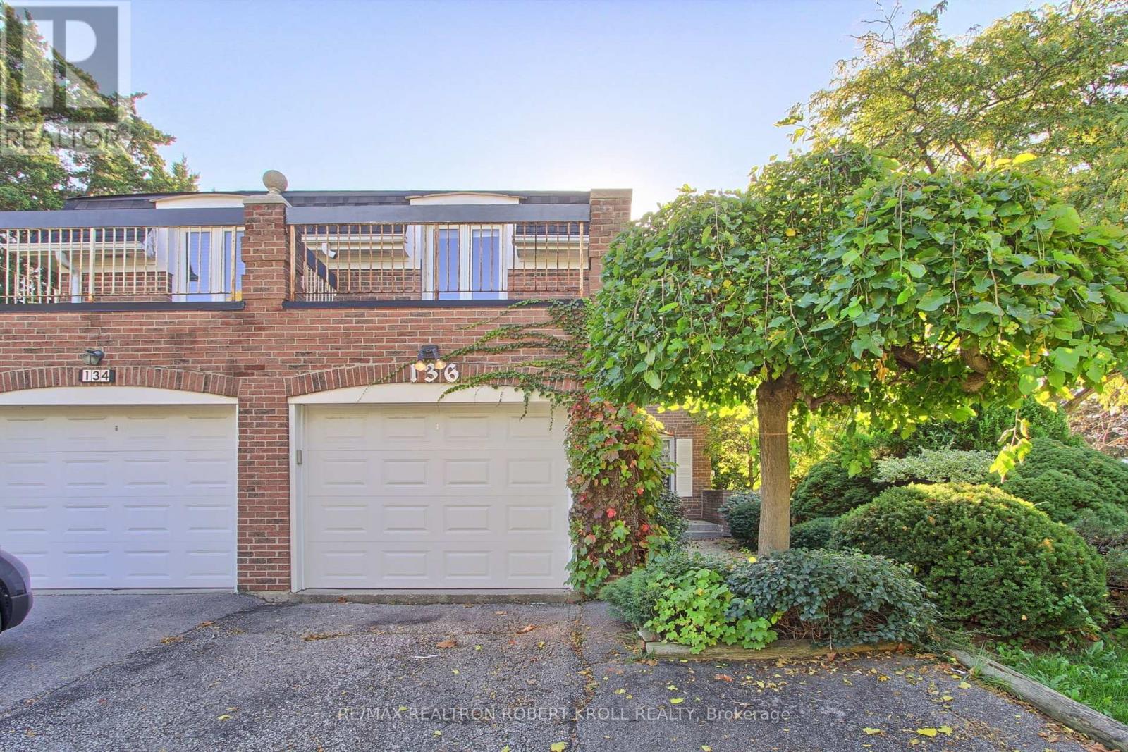 136 Stillwater Cres, Toronto, ON M2R 3S2