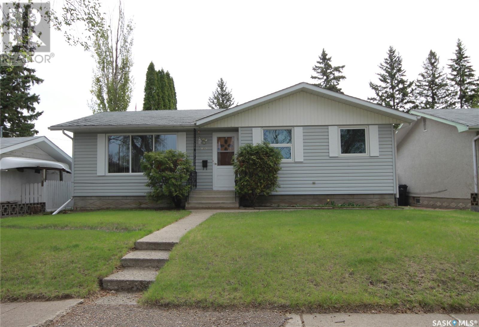 North Battleford, SK homes with a garage for sale Houseful