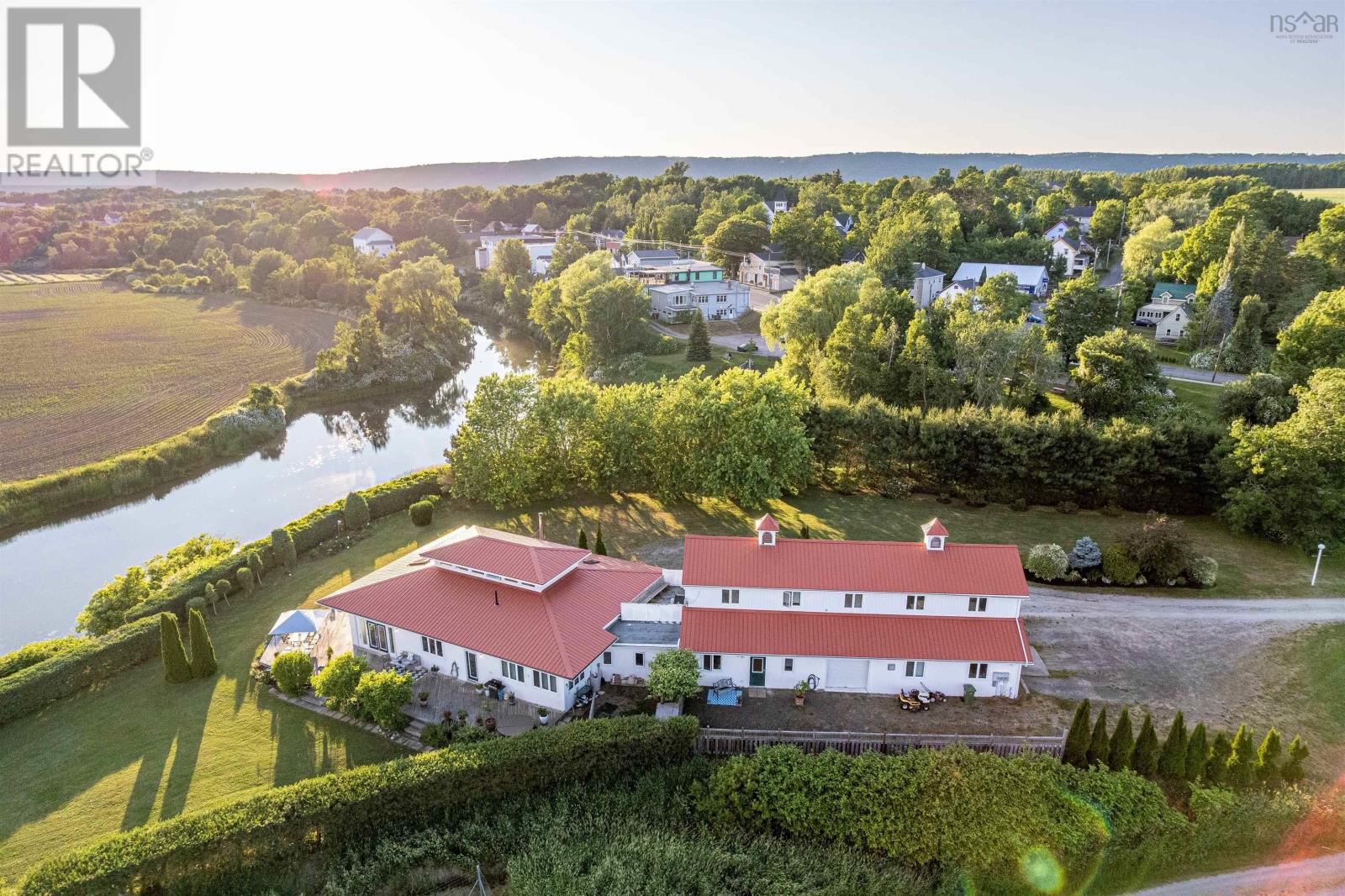 9878 Main St, Canning, NS B0P 1H0