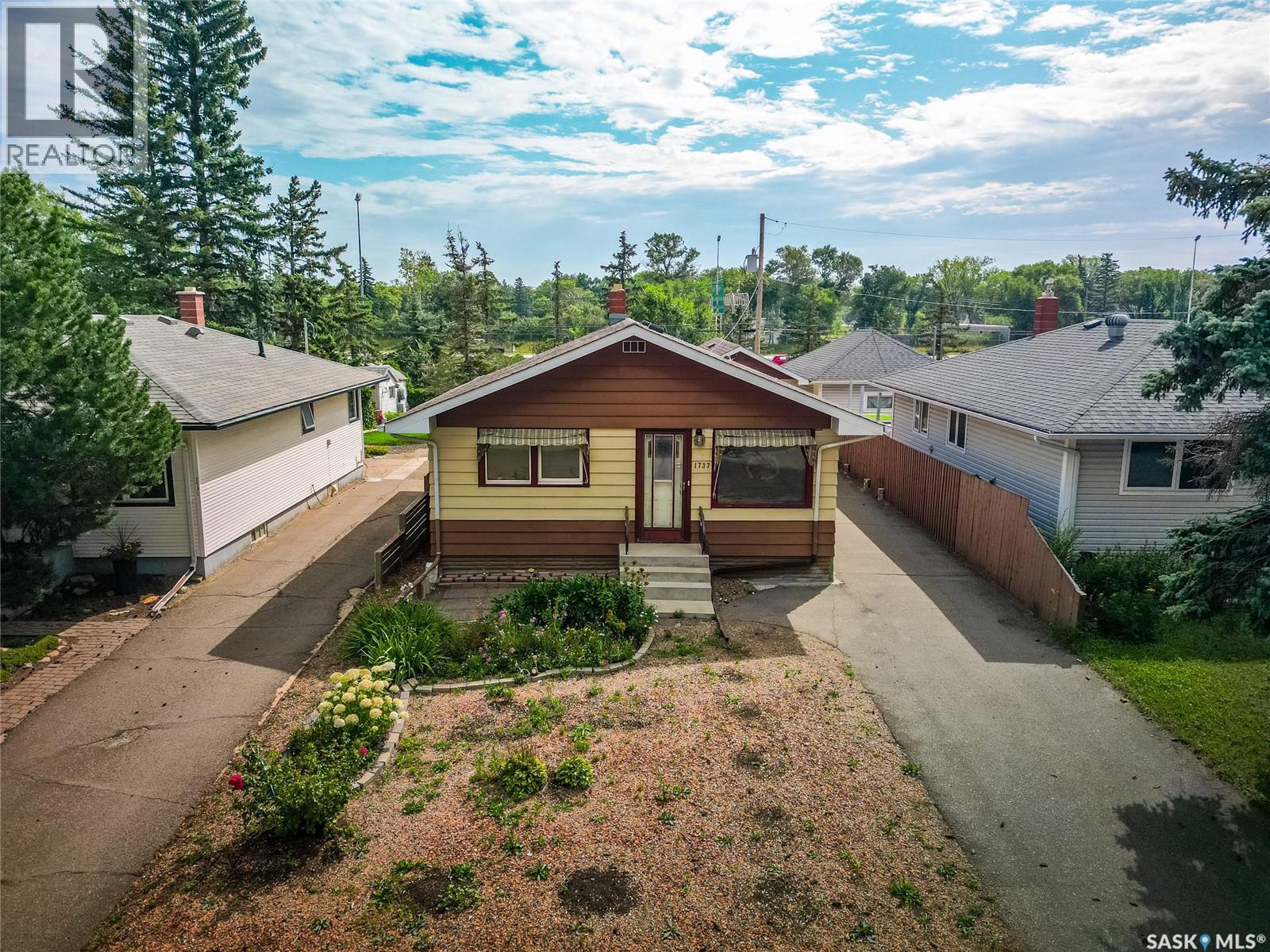 1737 Regent St, Regina, SK S4N 1S4