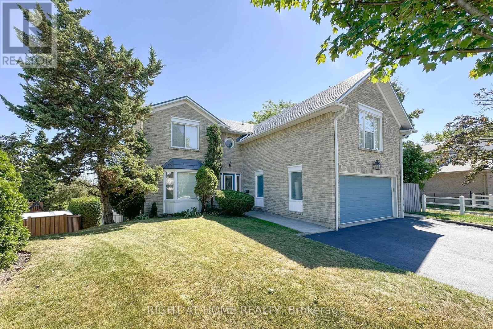 102 Hialeah Cres, Whitby Blue Grass Meadows, ON L1N 6R1