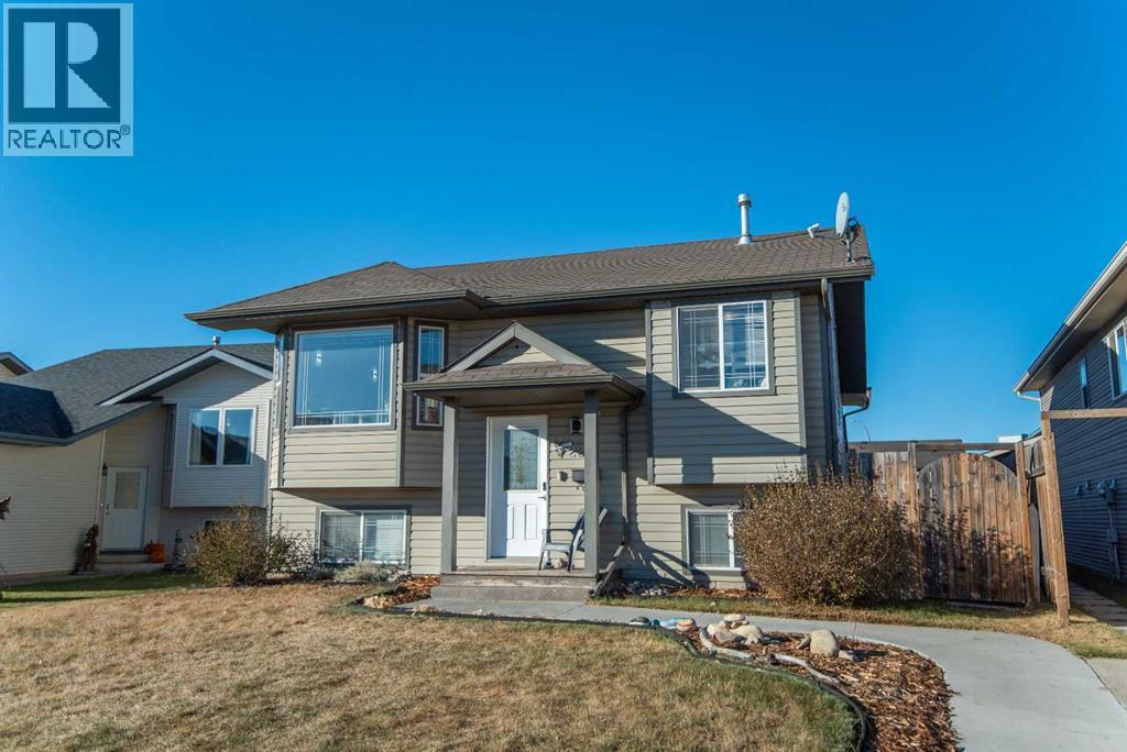 22 Woodbine Ave, Blackfalds, AB T4M 0K5