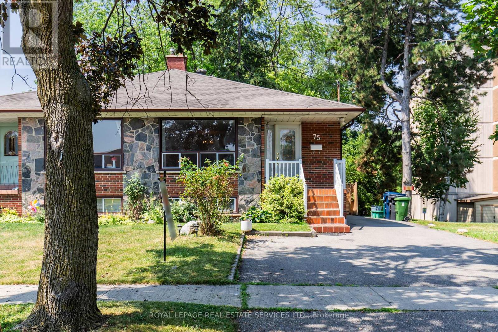 75 Upwood Ave, Toronto, ON M6L 3A4