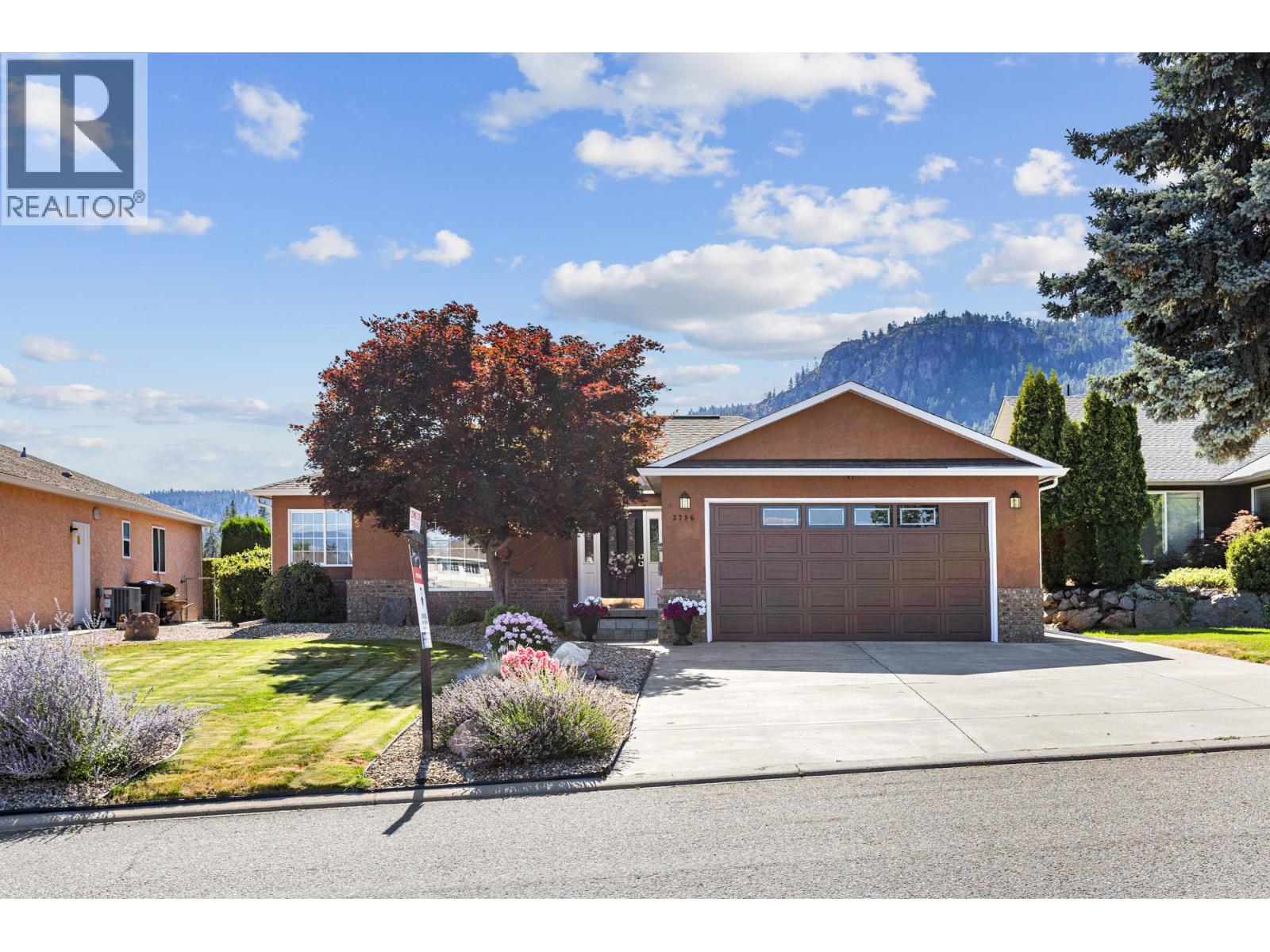 3786 Inglis Pl, Peachland, BC V0H 1X2