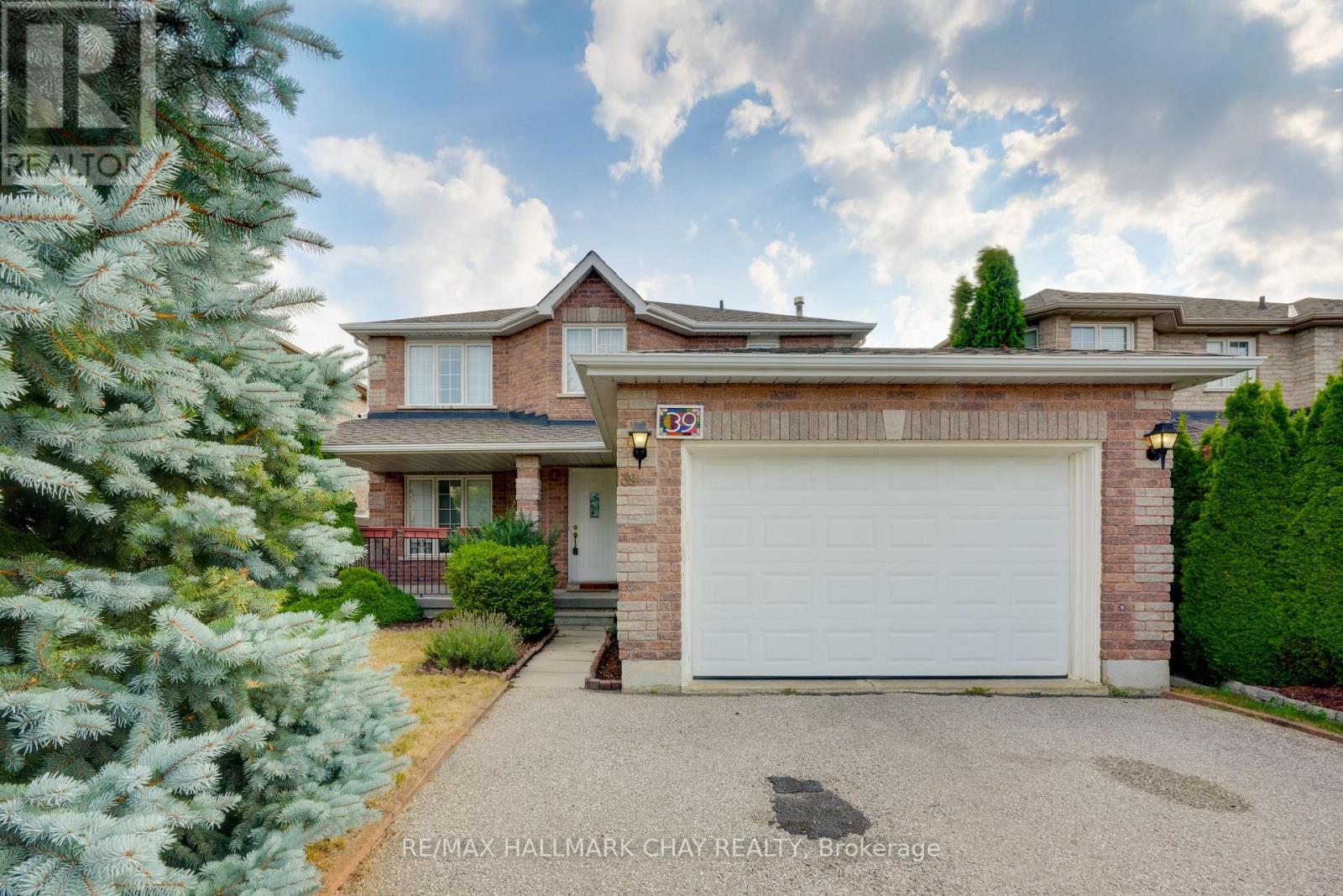 39 Lang Dr, Barrie, ON L4N 0W3