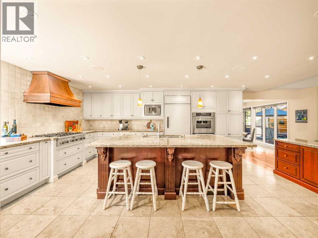 2716 Carleton St SW, Calgary, AB T2T 3K9